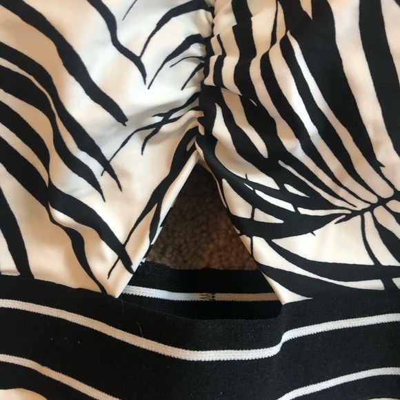 Cacique Swim Black White Palm One Piece Swimsuit 18 Cut~Out Padded Bra Summer - Picture 3 of 9